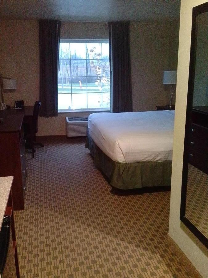Cobblestone Hotel&Suites - Salem Esterno foto